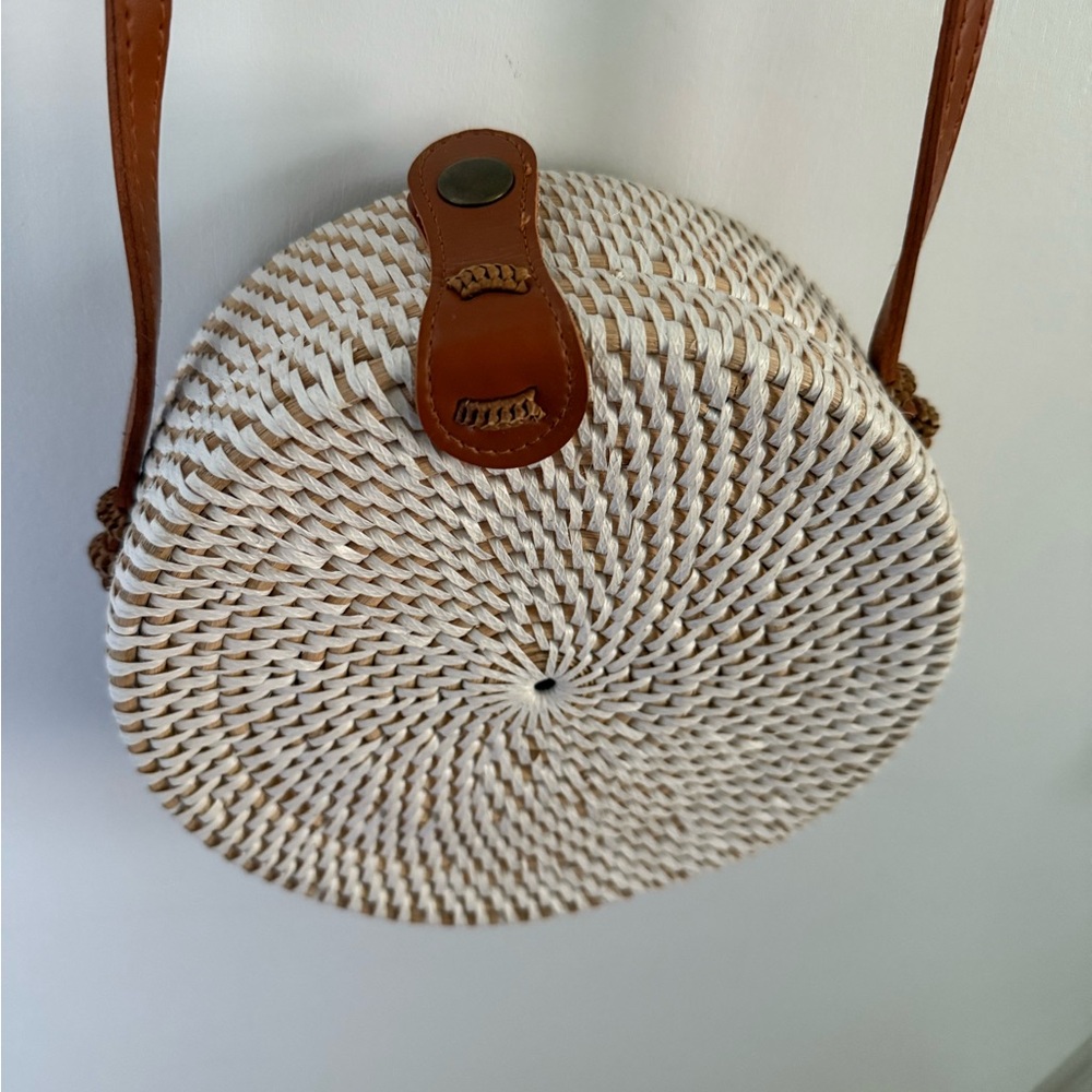 Round Woven White and Tan Crossbody Bag